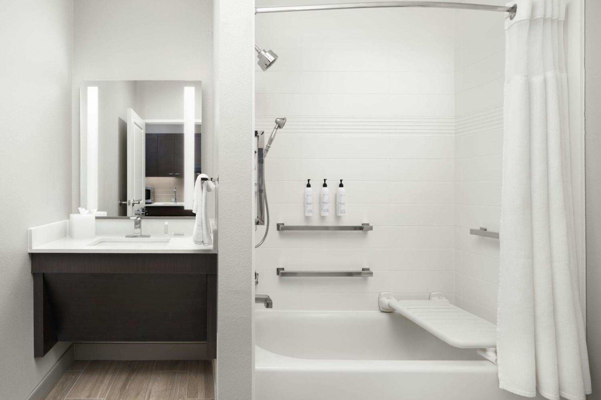 Towneplace Suites By Marriott Houston Hobby Airport Exterior foto